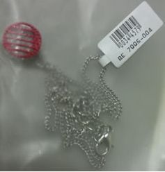 Rappel produit VENIZI Collier / Boucles d'Oreille *Collier avec pendant rouge:Code barres: BE E7995-004 *Collier avec pendant rose:Code barres: BE7995-006 *Boucles doreille (Creo fantaisie  RD):Code barres: BE7997-004 *Boucles doreille (Creo  fantaisie   goldrose):Code barres: BE7997-006